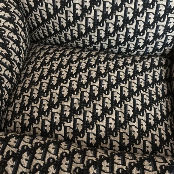 Small to medium dog bed . Machine washable removable cover with zipper - Picture 4 of 6